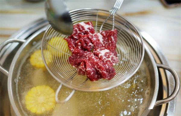 如何防止火锅肉类在烹饪过程中变硬