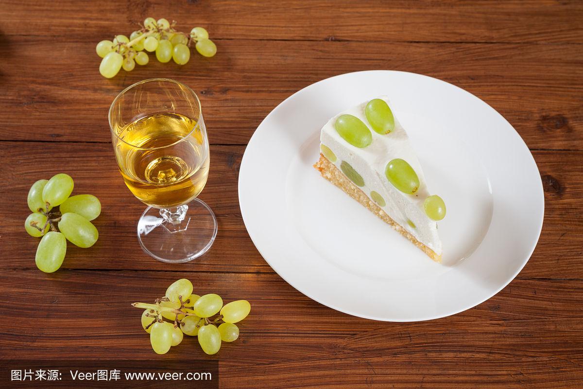 法式葡萄酒蛋糕的适宜食用温度